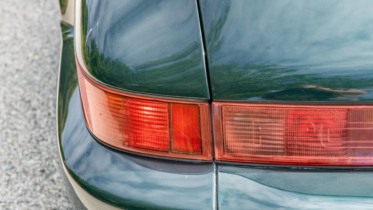1989 Porsche 964 Carrera 4 - Image 21 of 31