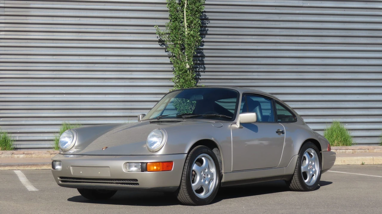 1989 Porsche 964 Carrera 4 - Image 4 of 31