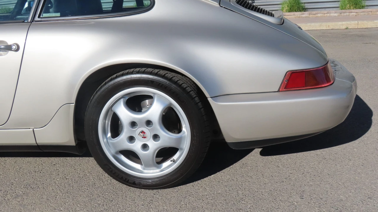 1989 Porsche 964 Carrera 4 - Image 26 of 31