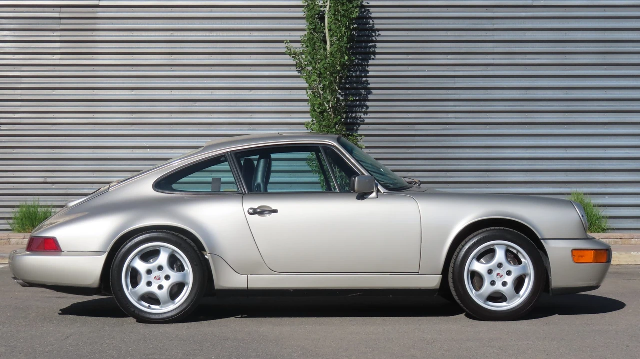 1989 Porsche 964 Carrera 4 - Image 16 of 31