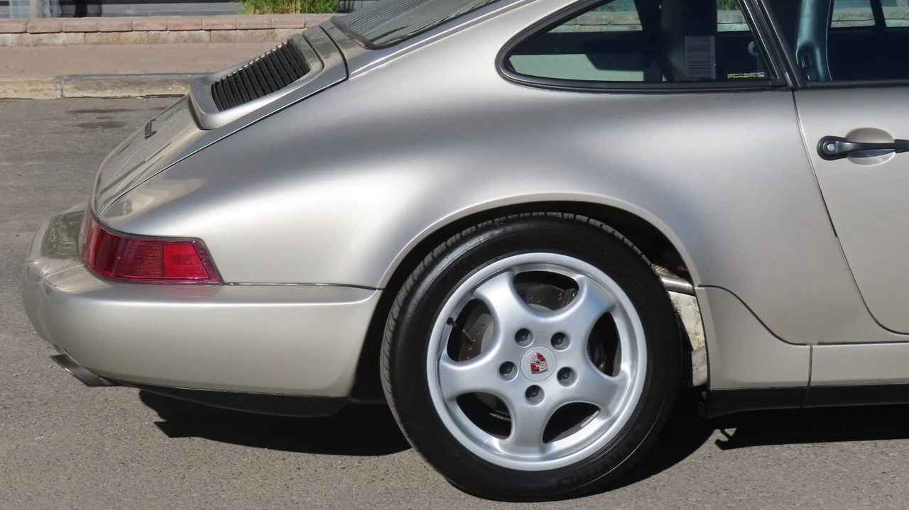 1989 Porsche 964 Carrera 4 - Image 27 of 31