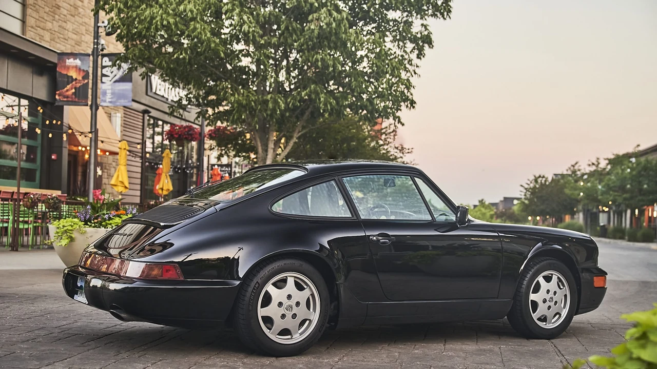 1989 Porsche 964 Carrera 4 - Image 24 of 31