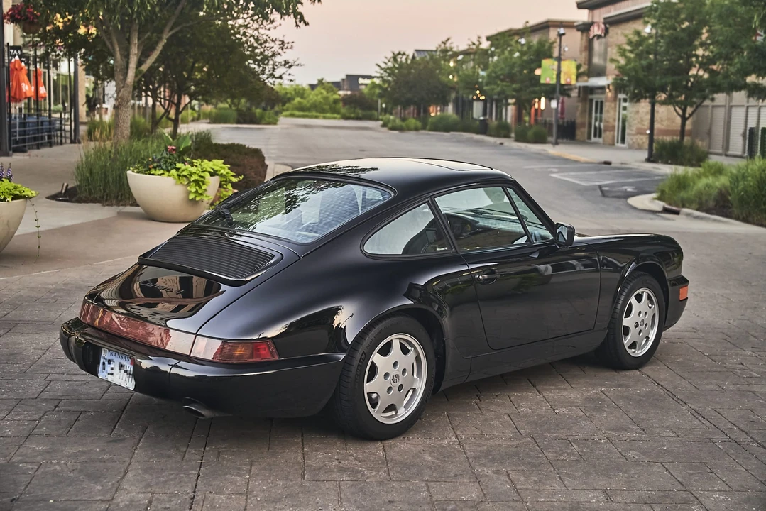 1989 Porsche 964 Carrera 4 - Image 25 of 31