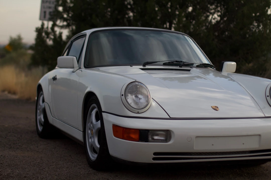 1989 Porsche 964 Carrera 4 - Image 9 of 31
