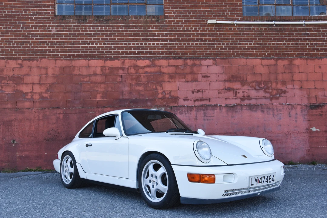 1989 Porsche 964 Carrera 4 - Image 12 of 31