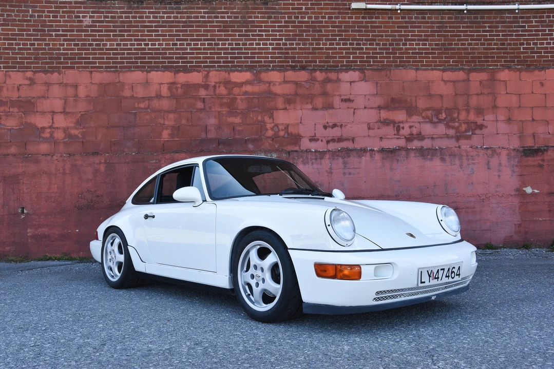 1989 Porsche 964 Carrera 4 - Image 11 of 31
