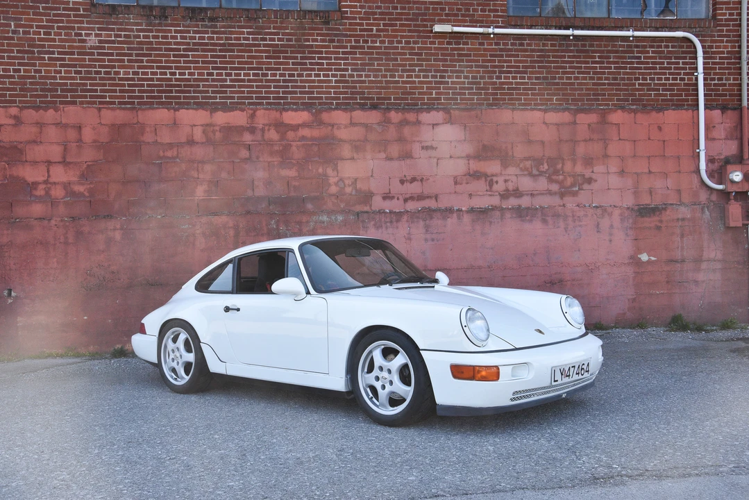 1989 Porsche 964 Carrera 4 - Image 13 of 31