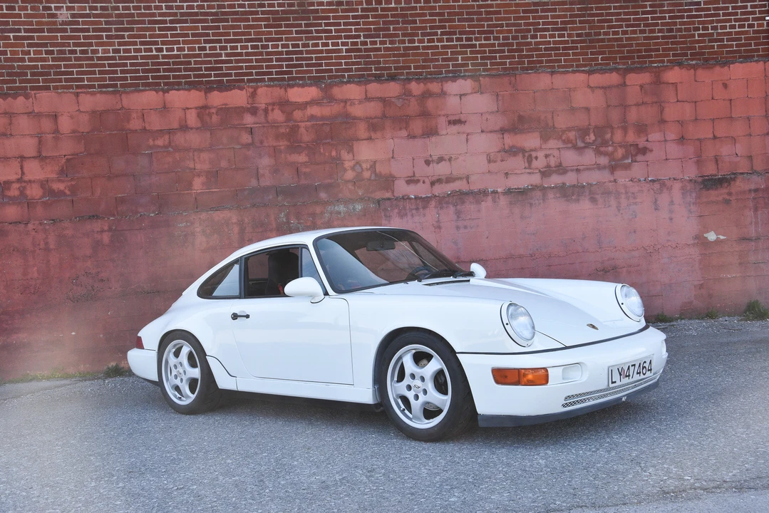 1989 Porsche 964 Carrera 4 - Image 14 of 31