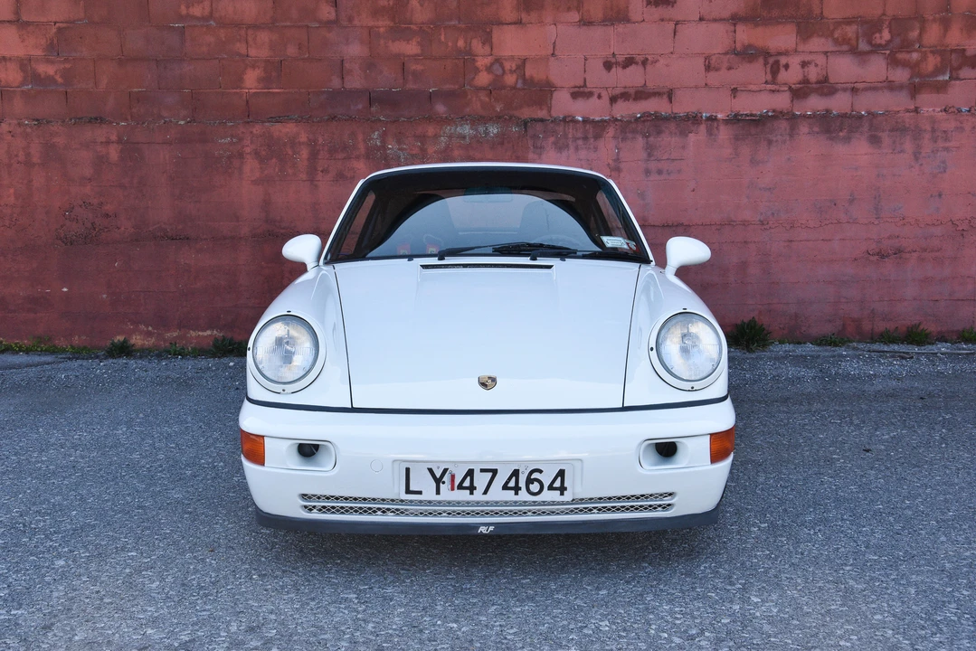 1989 Porsche 964 Carrera 4 - Image 7 of 31