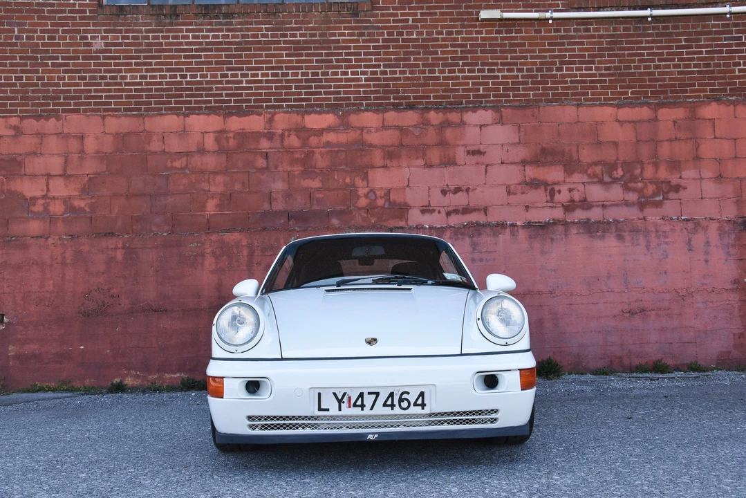 1989 Porsche 964 Carrera 4 - Image 9 of 31