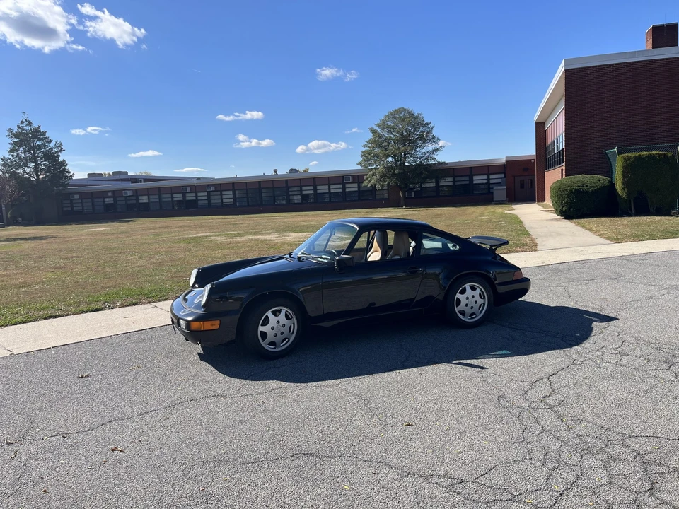 1989 Porsche 964 Carrera 4 - Image 9 of 31