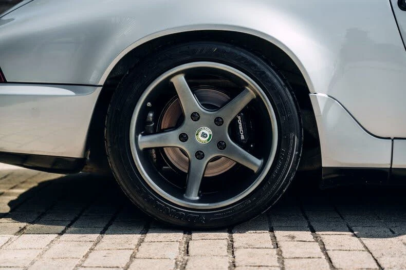 1989 Porsche 964 Carrera 4 - Image 15 of 31