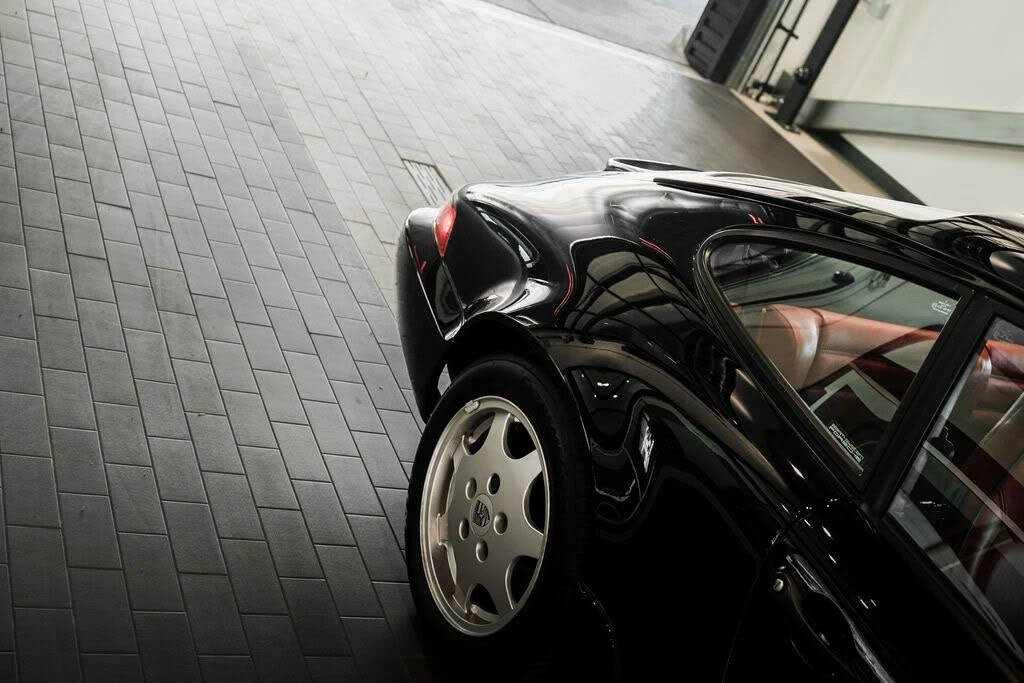 1989 Porsche 964 Carrera 4 - Image 17 of 31