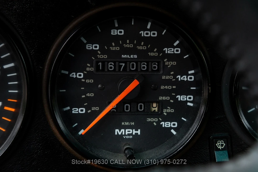 1989 Porsche 964 Carrera 4 - Image 23 of 31