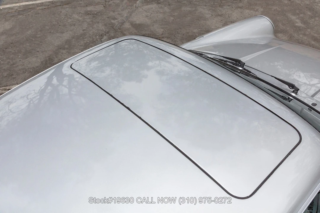 1989 Porsche 964 Carrera 4 - Image 17 of 31