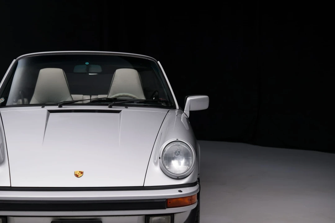 1989 Porsche 911 Carrera 3.2 - Image 16 of 31