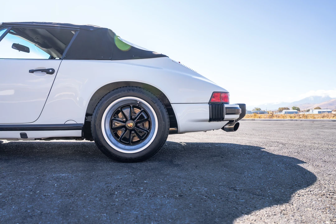 1989 Porsche 911 Carrera 3.2 - Image 23 of 31