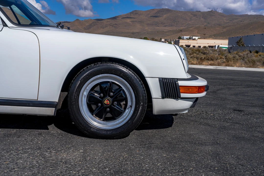 1989 Porsche 911 Carrera 3.2 - Image 25 of 31