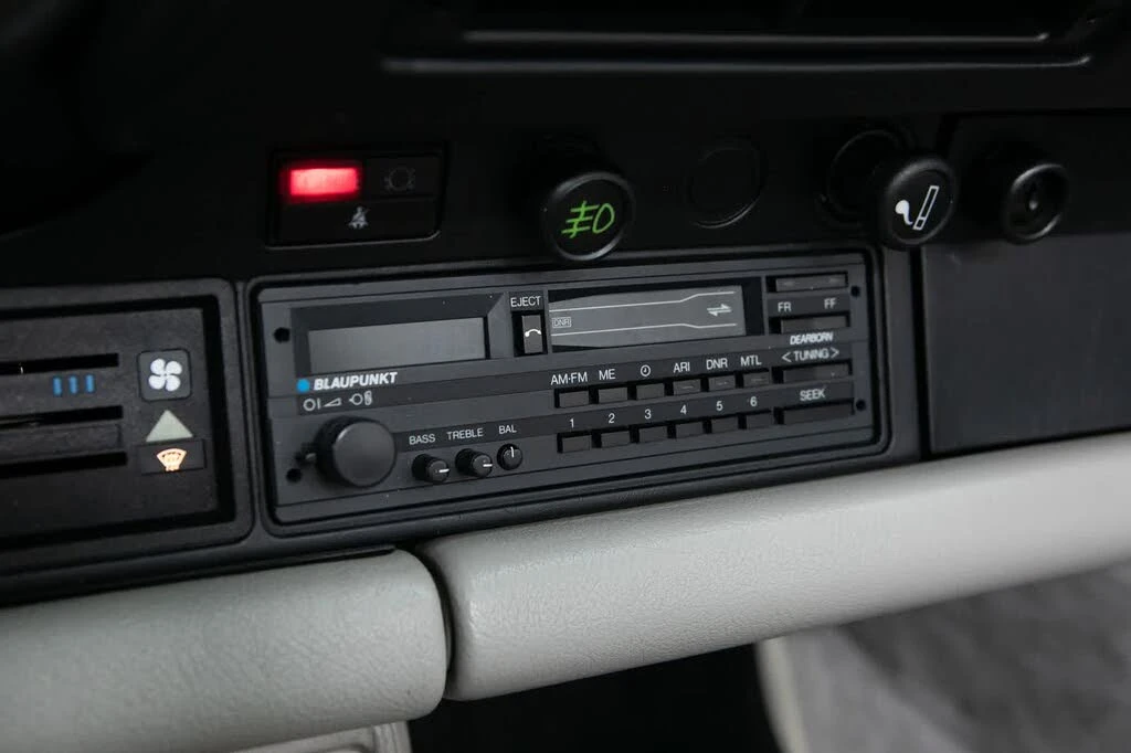 1989 Porsche 911 Carrera 3.2 - Image 15 of 31