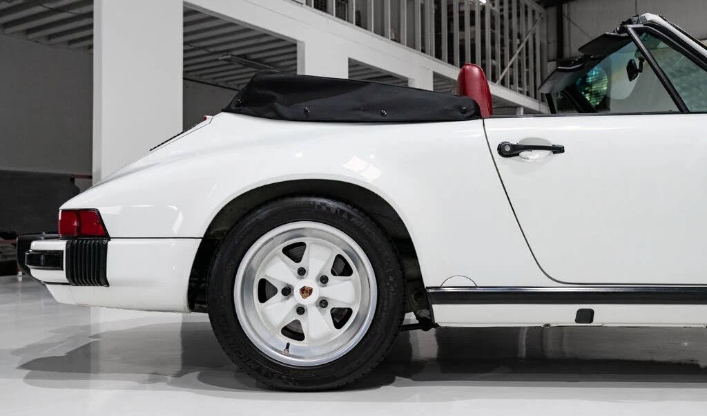1989 Porsche 911 Carrera 3.2 - Image 16 of 31