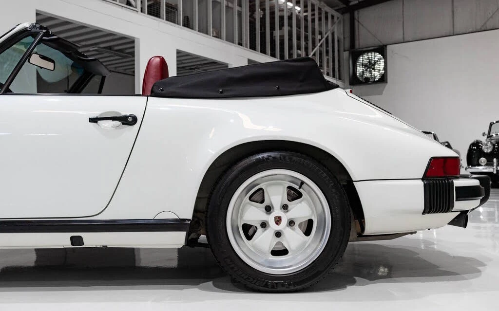 1989 Porsche 911 Carrera 3.2 - Image 13 of 31