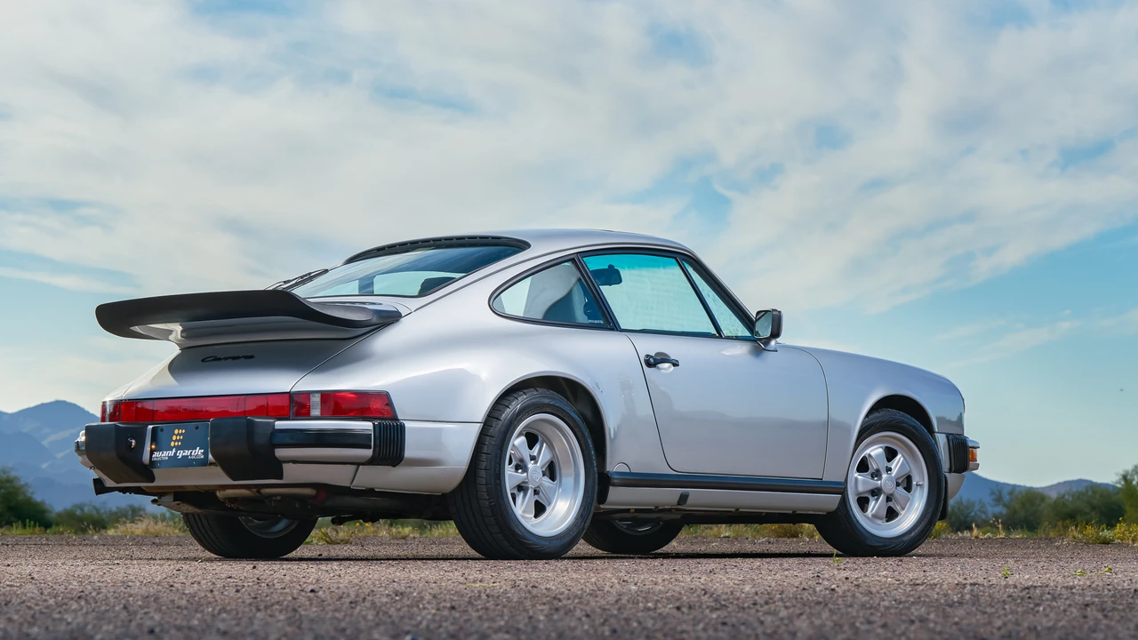 1989 Porsche 911 Carrera 3.2 - Image 17 of 31