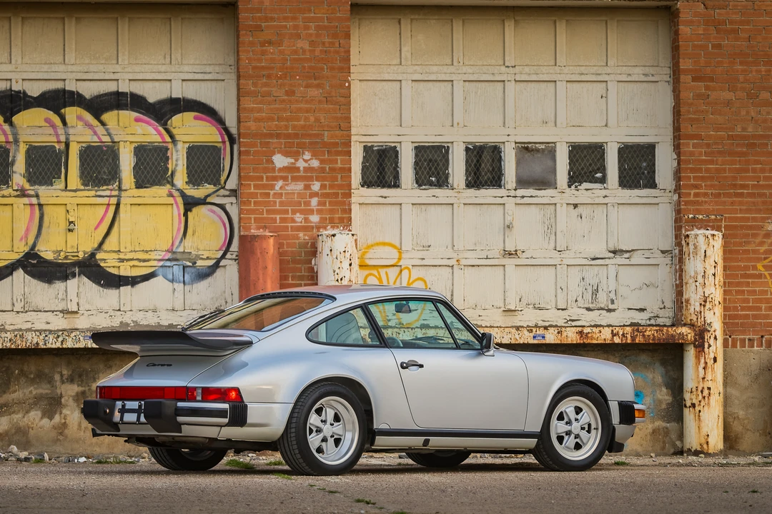 1989 Porsche 911 Carrera 3.2 - Image 16 of 31