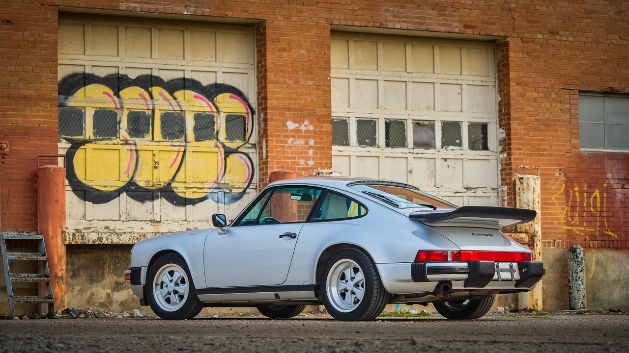 1989 Porsche 911 Carrera 3.2 - Image 11 of 31