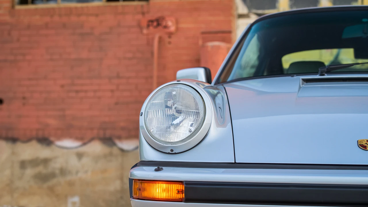 1989 Porsche 911 Carrera 3.2 - Image 24 of 31