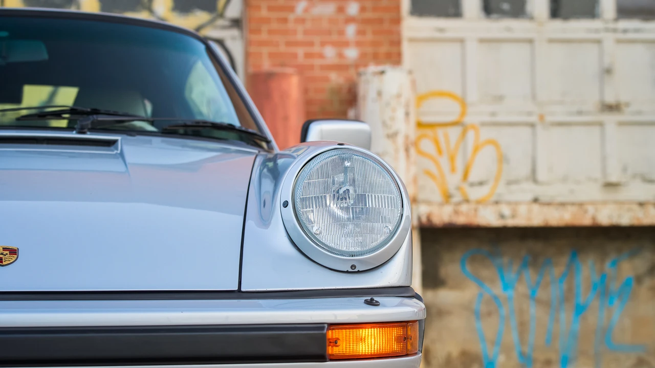 1989 Porsche 911 Carrera 3.2 - Image 25 of 31