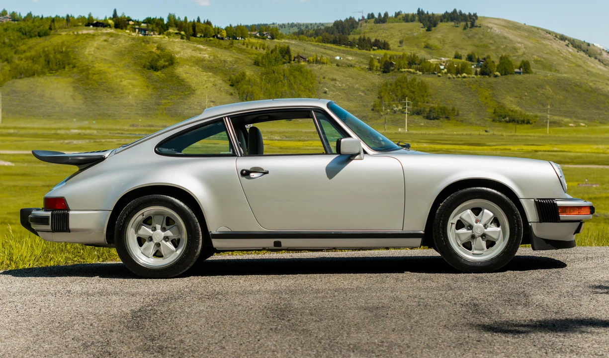1989 Porsche 911 Carrera 3.2 - Image 13 of 31