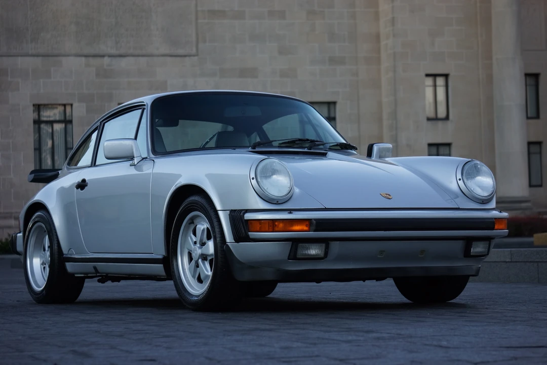 1989 Porsche 911 Carrera 3.2 - Image 2 of 31