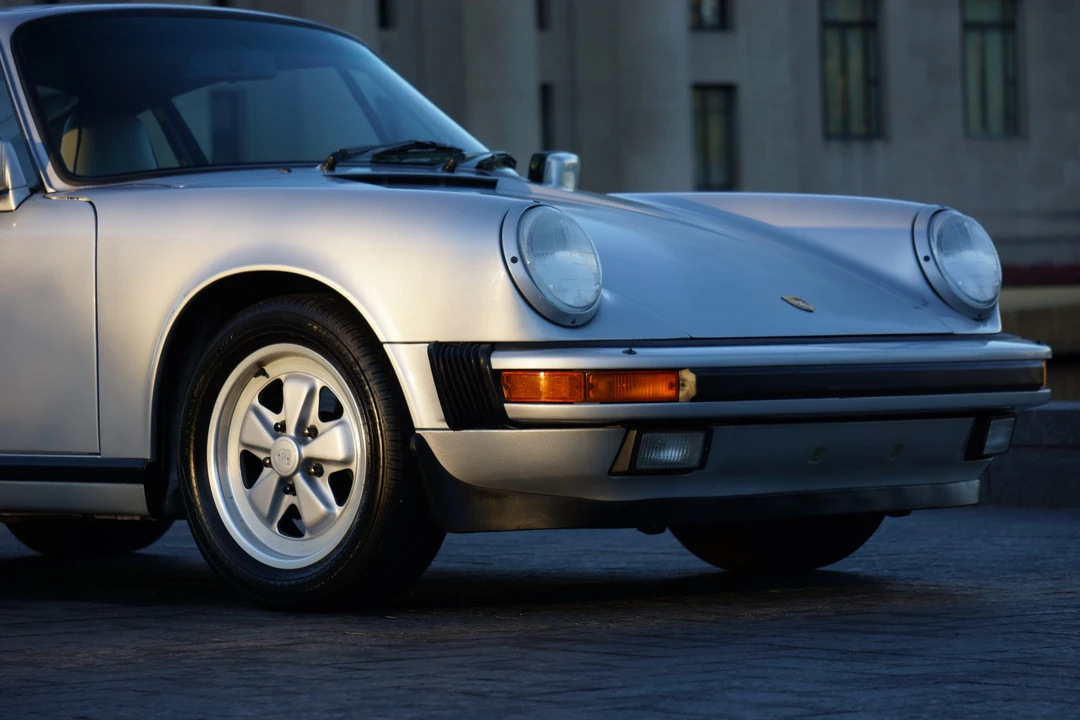 1989 Porsche 911 Carrera 3.2 - Image 8 of 31