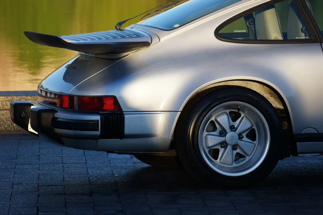 1989 Porsche 911 Carrera 3.2 - Image 16 of 31