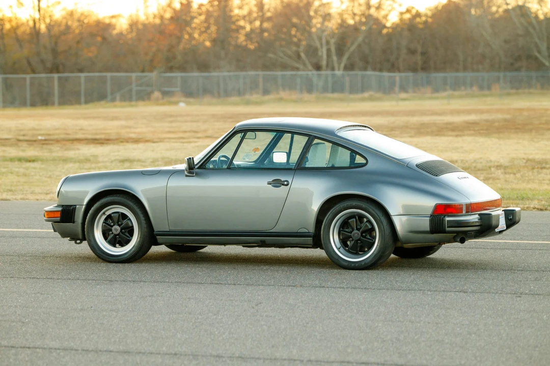 1989 Porsche 911 Carrera 3.2 - Image 27 of 31