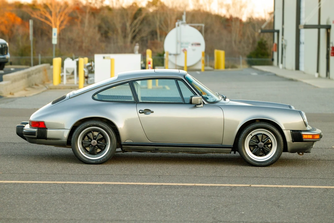 1989 Porsche 911 Carrera 3.2 - Image 15 of 31