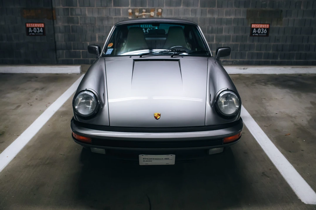 1989 Porsche 911 Carrera 3.2 - Image 11 of 31