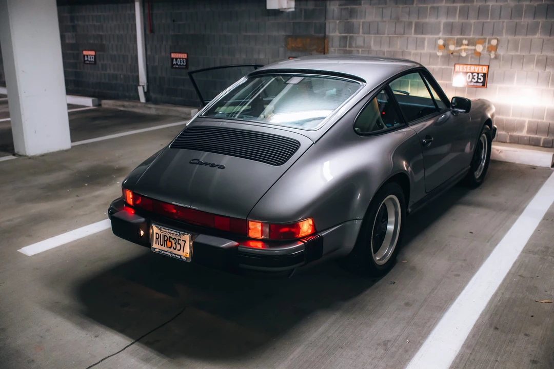 1989 Porsche 911 Carrera 3.2 - Image 24 of 31