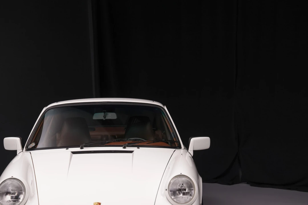 1989 Porsche 911 Carrera 3.2 - Image 13 of 31