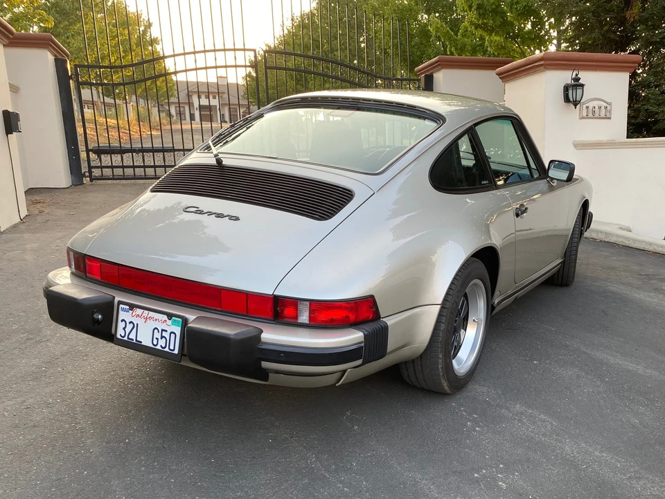 1989 Porsche 911 Carrera 3.2 - Image 10 of 31