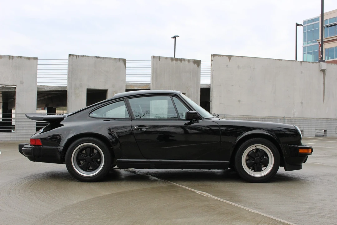 1989 Porsche 911 Carrera 3.2 - Image 10 of 31