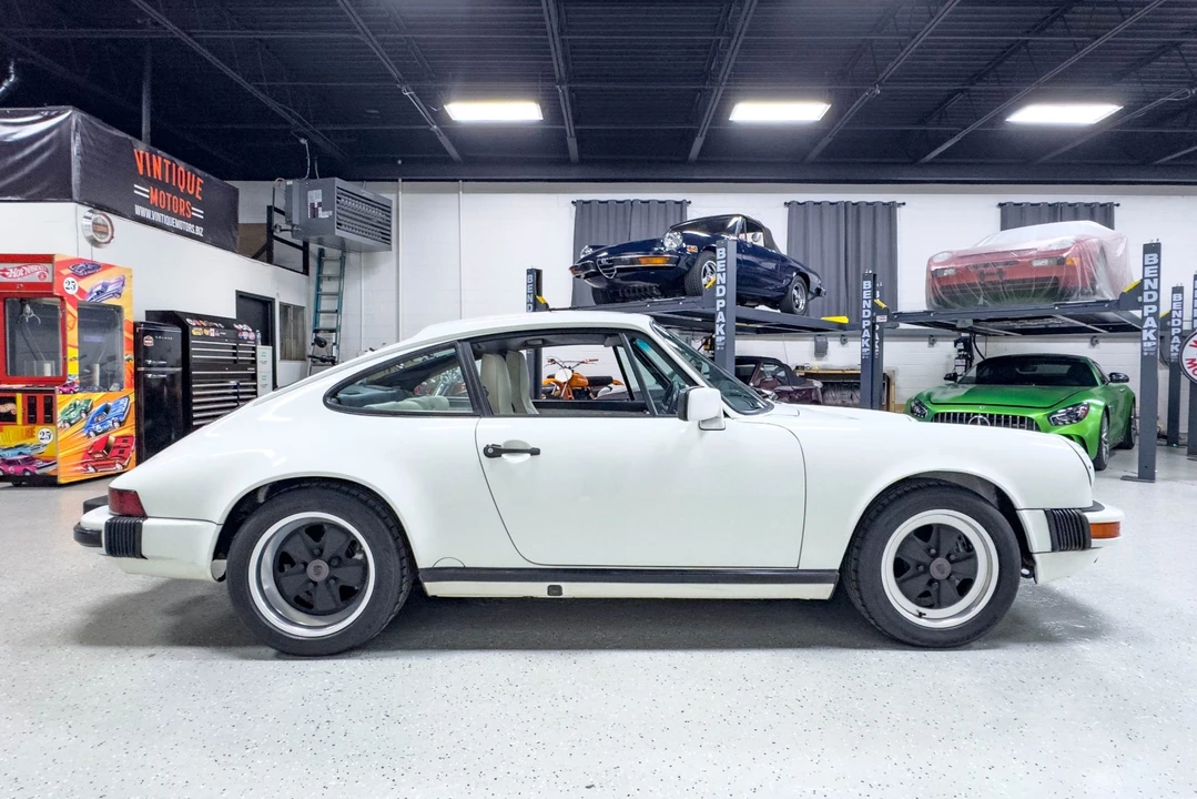 1989 Porsche 911 Carrera 3.2 - Image 9 of 31