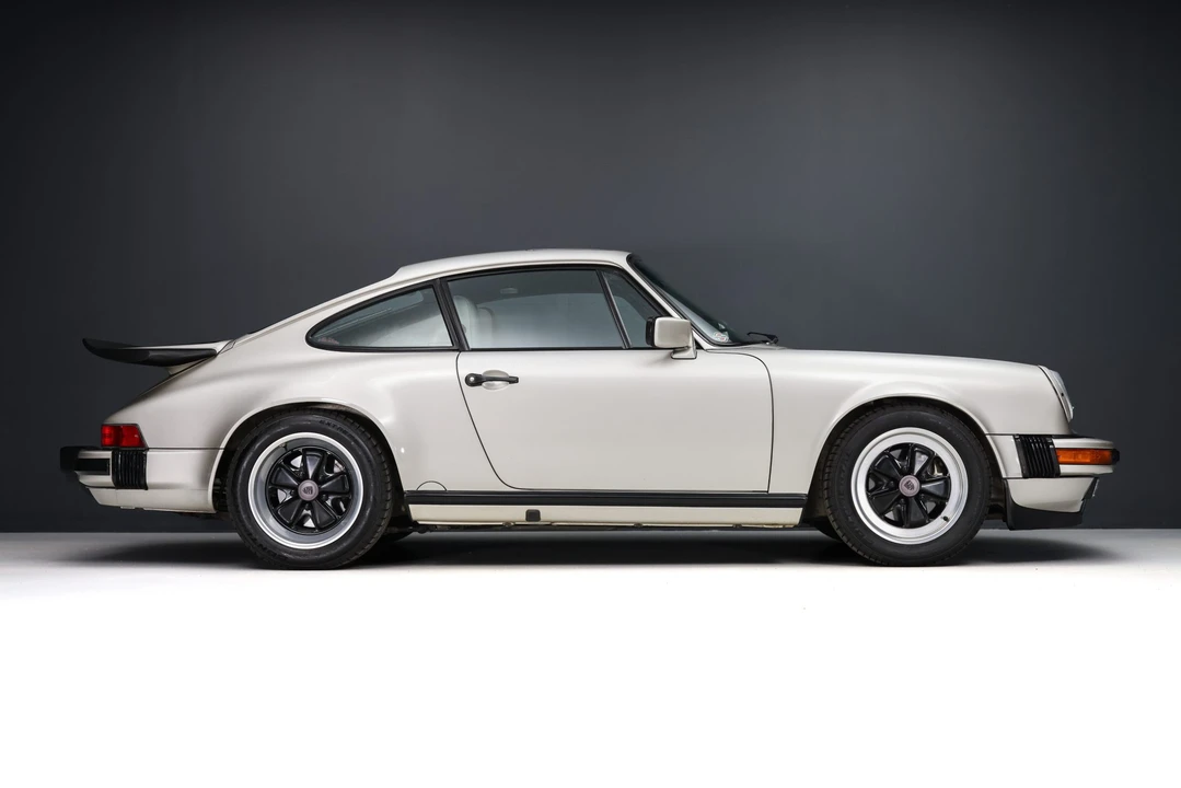 1989 Porsche 911 Carrera 3.2 - Image 11 of 31
