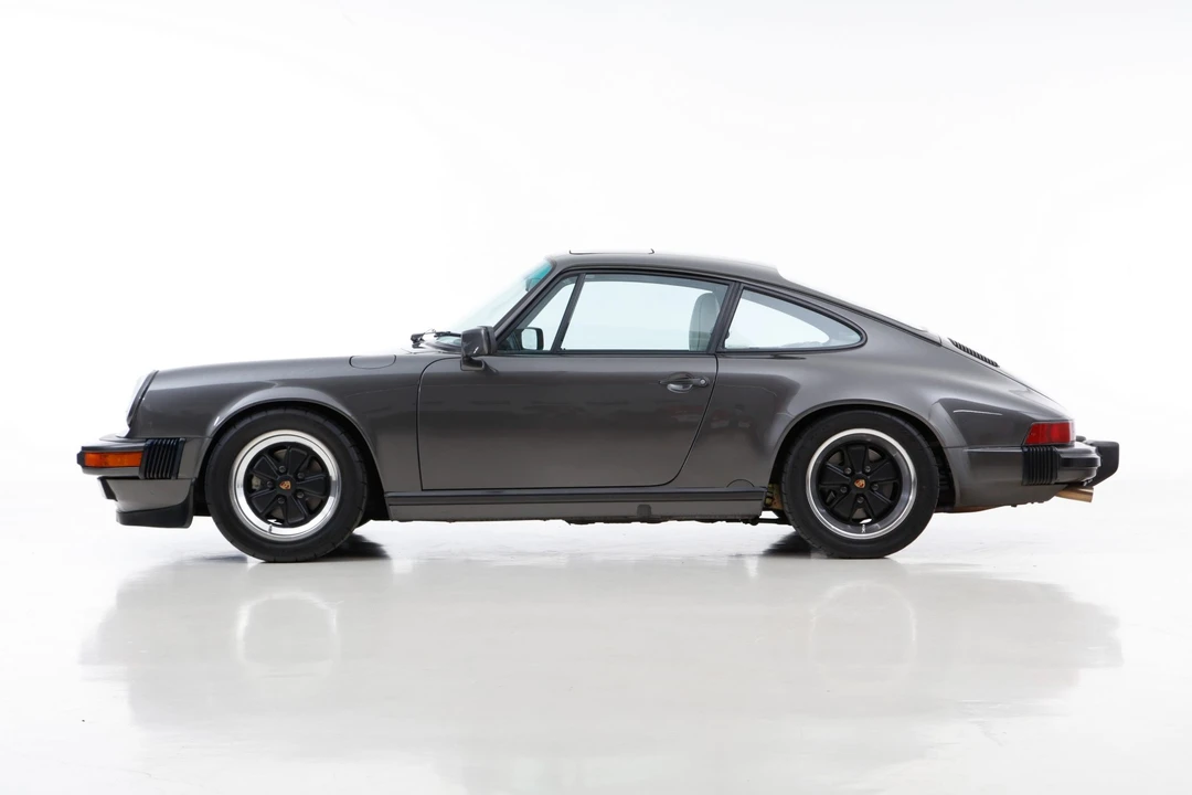 1989 Porsche 911 Carrera 3.2 - Image 13 of 31