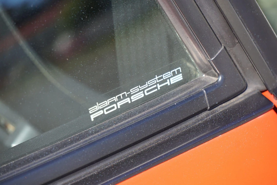 1989 Porsche 911 Carrera 3.2 - Image 26 of 31