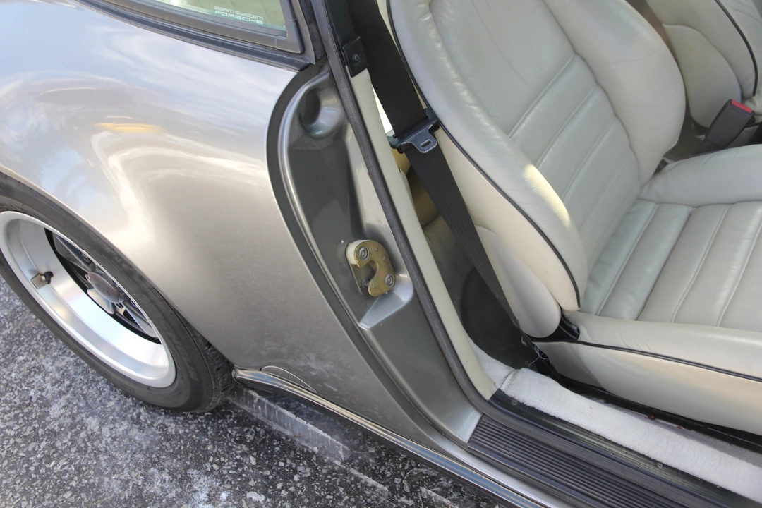1989 Porsche 911 Carrera 3.2 - Image 26 of 31