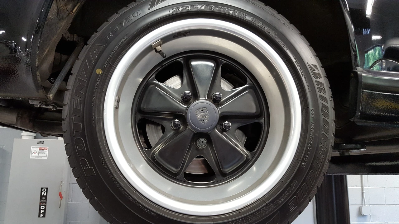 1989 Porsche 911 Carrera 3.2 - Image 29 of 31