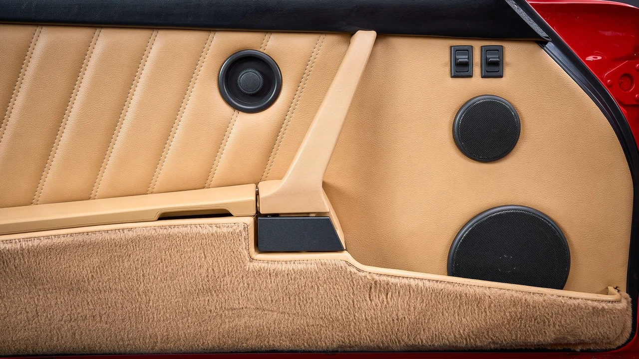 1989 Porsche 911 Carrera 3.2 - Image 15 of 17