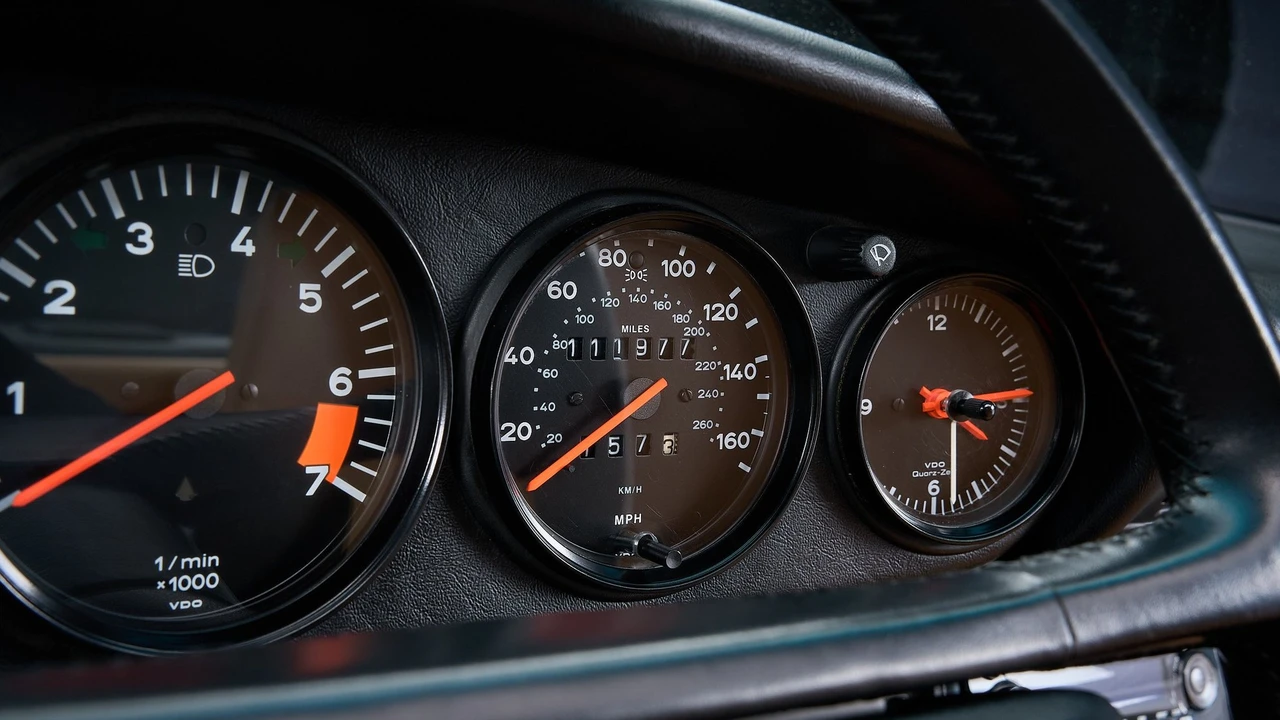 1989 Porsche 911 Carrera 3.2 - Image 11 of 17