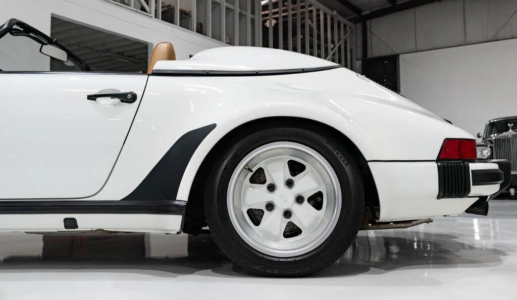 1989 Porsche 911 Carrera 3.2 - Image 13 of 31
